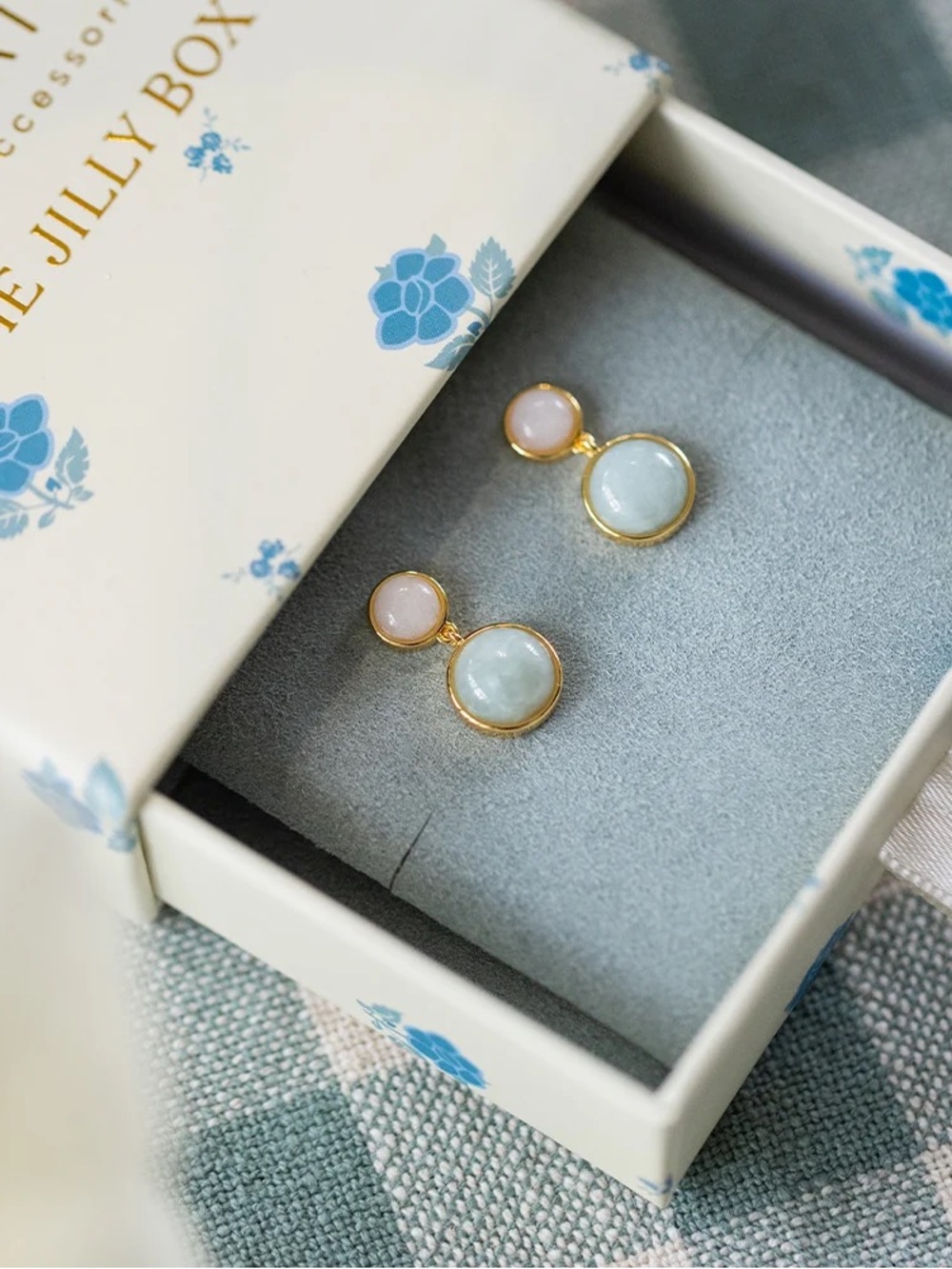 Mogano Jewelry & Accessories: Jade Jilly Studs from the Jilly Box